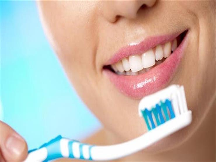 باحثون: تنظيف الأسنان يقي من مرض مزمن يصيب المفاصل