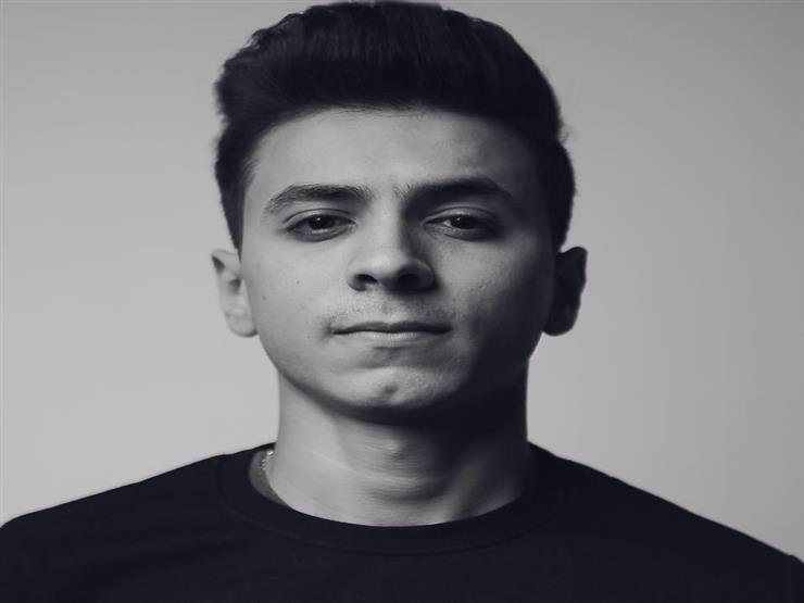 كريم مراد صديق نجل بيومي فؤاد في "عودة الأب الضال" كريم مراد صديق نجل بيومي فؤاد في "عودة الأب الضال"