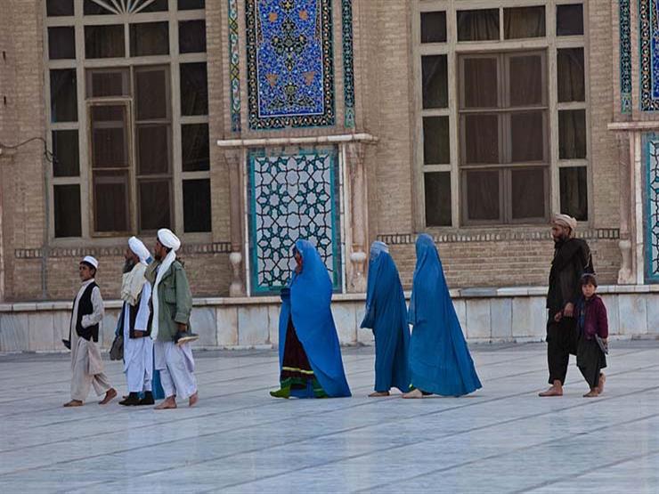 صورة بالصور| “القباب التسع” و”الجمعة” و “الأزرق”.. مساجد تاريخية