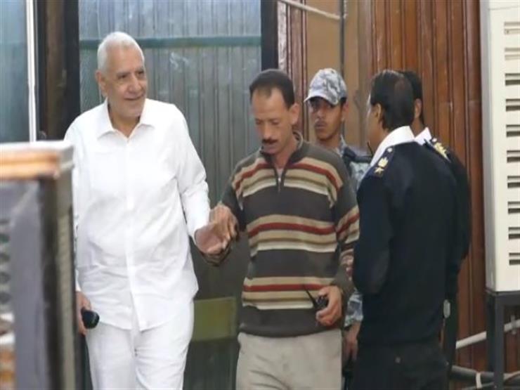 "أمن الدولة" تأمر بإحالة عبدالمنعم أبوالفتوح ومحمد القصاص وآخرين للجنايات "أمن الدولة" تأمر بإحالة عبدالمنعم أبوالفتوح ومحمد القصاص وآخرين للجنايات