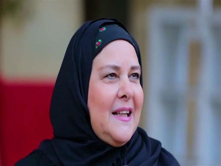 دلال عبدالعزيز