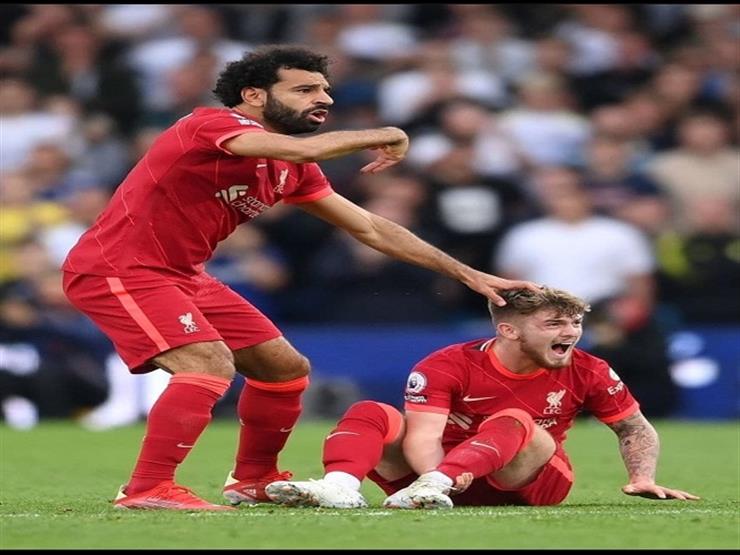 إصابة خطيرة للاعب ليفربول.. وصلاح يستنجد بالجهاز الطبي