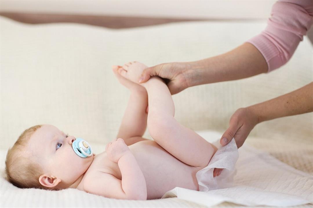 عدد مرات تبرز الرضيع في اليوم.. كيف تحميه من الإمساك؟