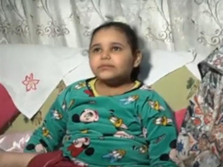 بعد قرار علاجها.. الطفلة رودينا: نفسي أبوس الرئيس السيسي وأحضنه