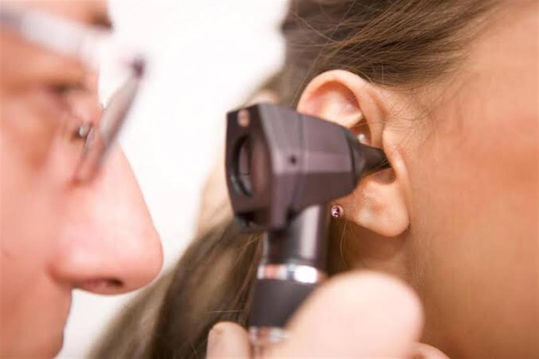 5 نصائح مهمة لمنع التهاب الأذن الحاد عند الأطفال.. وتحذير من أعراض خطيرة