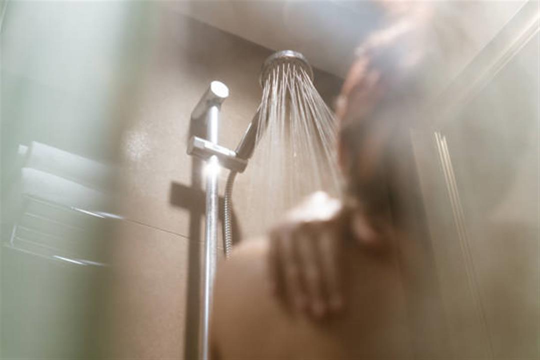 اختتم يومك بالاستحمام- إليك فوائده قبل النوم "فيديوجرافيك"