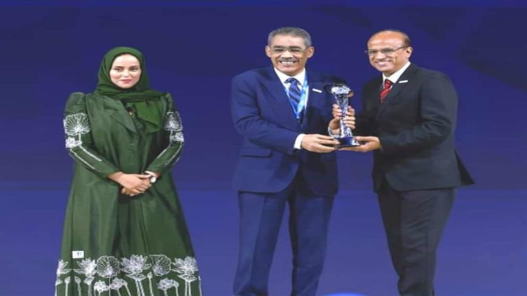 حسين الزناتي يفوز بجائزة الصحافة العربية عن فئة صحافة الطفل