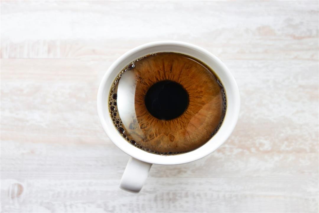 خدوعك فقالوا- القهوة تساهم في علاج جفاف العين