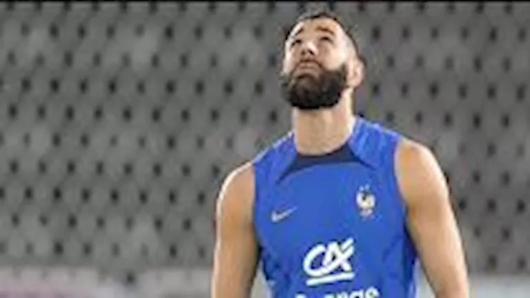 “وصلت للتو”.. أول تعليق من بنزيما بعد انتقاله للهلال السعودي