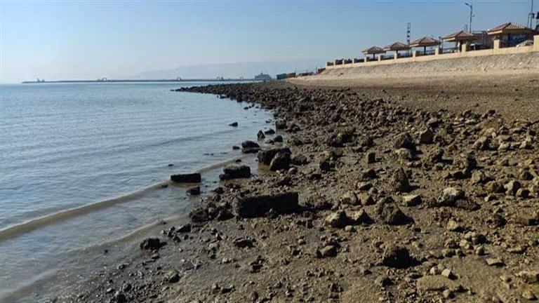 انحسار المياه في 6 محافظات و5 إجراءات عاجلة.. ماذا يحدث على شواطئ مصر الشمالية؟