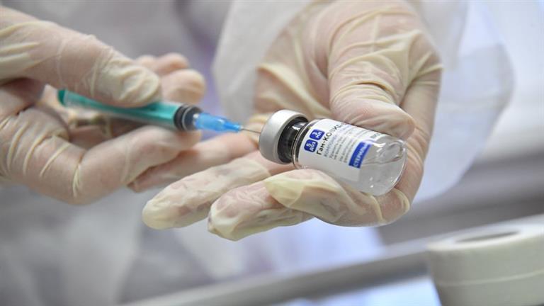 رئيس تجارب اللقاح المصري: عبرنا إلى مرحلة الأمان والتداول نهاية العام
