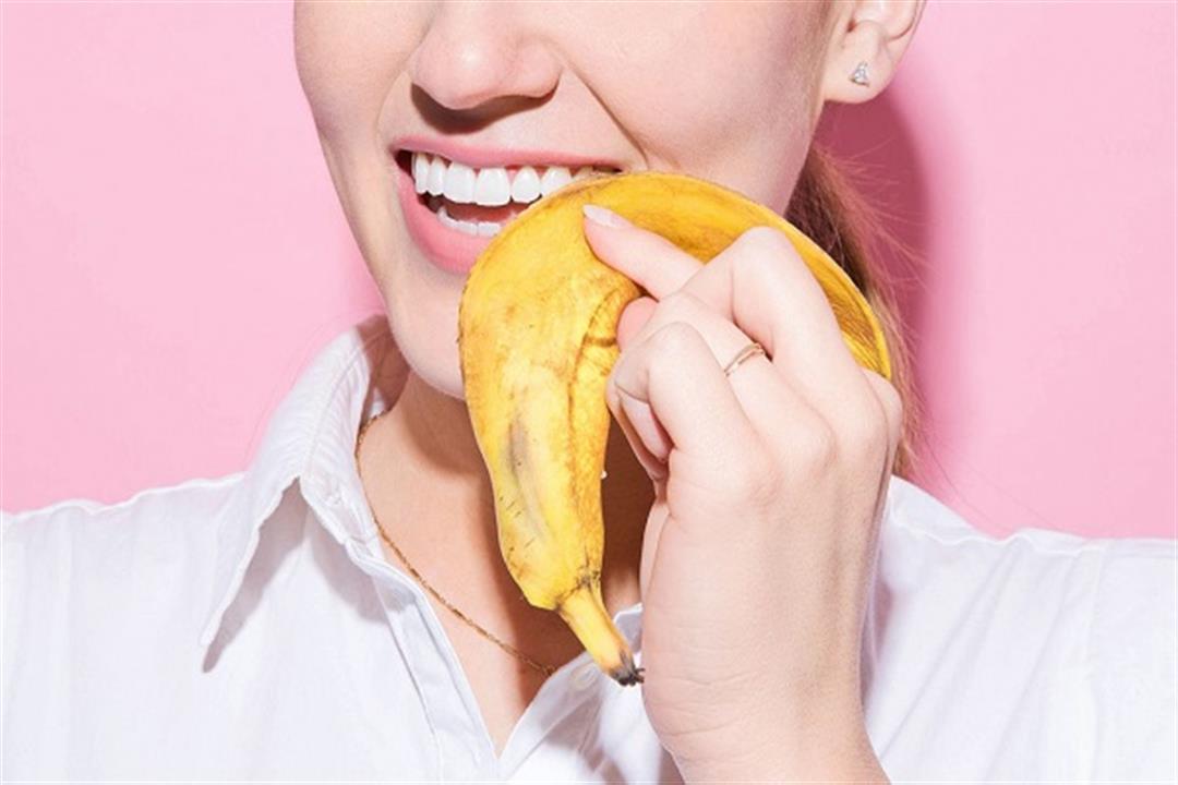 فوائد قشر الموز للأسنان- إليك طريقة استعماله | الكونسلتو