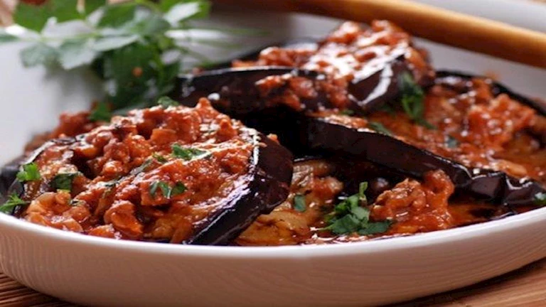 كيف يؤثر تناول المسقعة على القولون في رمضان؟ 