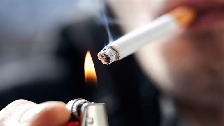 كشف سبب عدم إصابة بعض المدخنين مدى الحياة بسرطان الرئة
