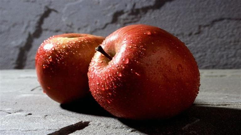 ماذا يحدث للجسم عن تناول تفاحة يوميًا؟