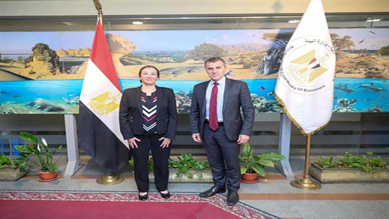 Le ministre de l’Environnement rencontre l’ambassadeur de l’Environnement en France pour discuter des préparatifs de l’Egypte pour Las Vegas