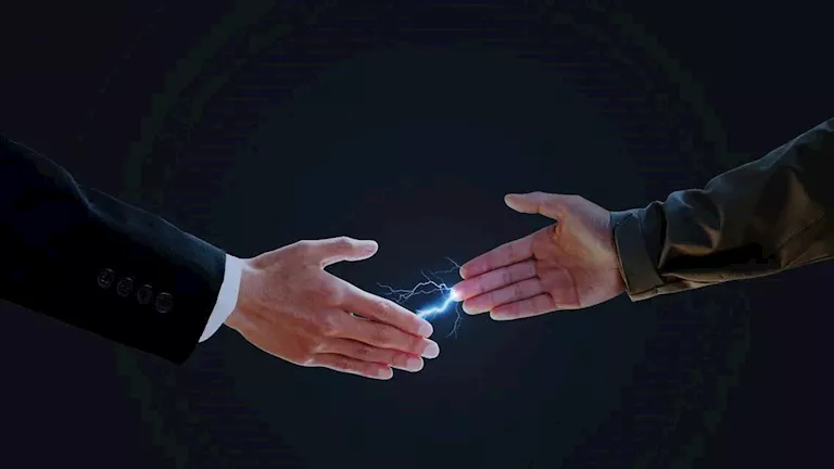 الصدمة.. سر الشعور بالكهرباء المفاجئة عند لمس الأشياء 