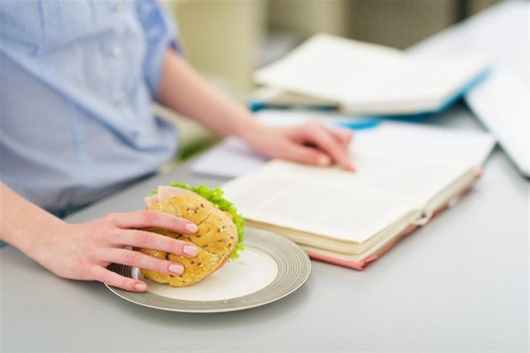 التغذية السليمة لطفلِك في فترة الامتحانات- إليك المسموح والممنوع