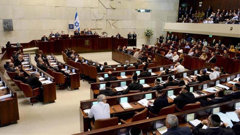 الكنيست الإسرائيلي يقر قانونًا يمنع الدول من فتح بعثات دبلوماسية للفلسطينيين بالقدس