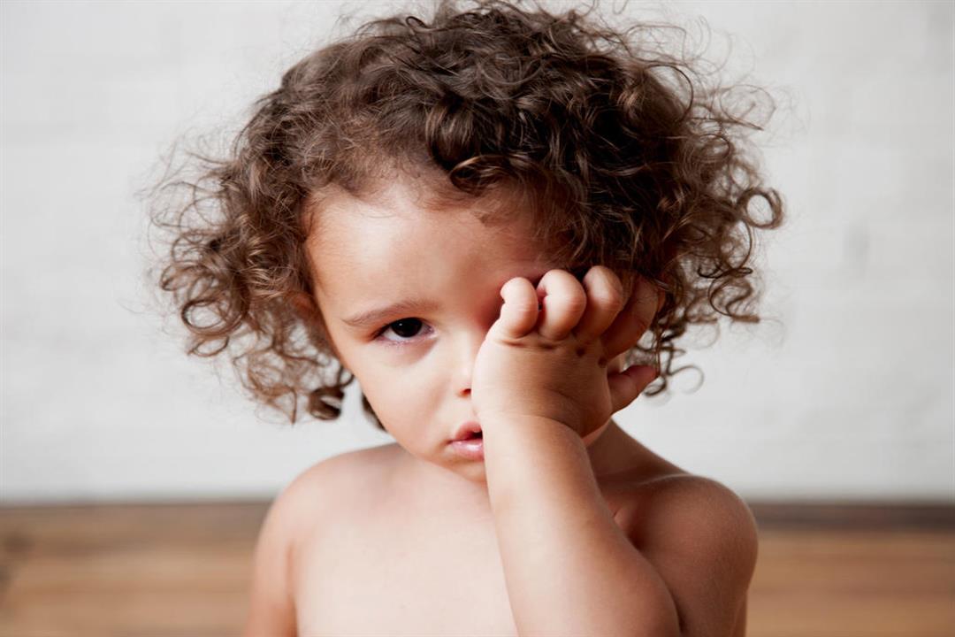أعراض مزعجة لإعتام العين عند الأطفال- هكذا يمكن العلاج