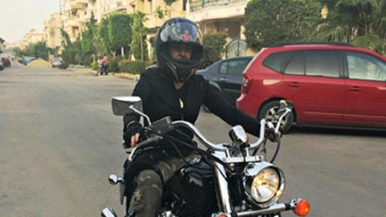 لعدم ارتداء الخوذة.. ضبط 842 مخالفة لقائدي الدراجات النارية