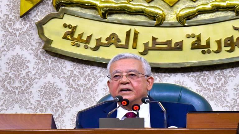 رئيس "النواب" يهنئ النائبة نجلاء باخوم لحصولها على زمالة كلية الدفاع الوطني