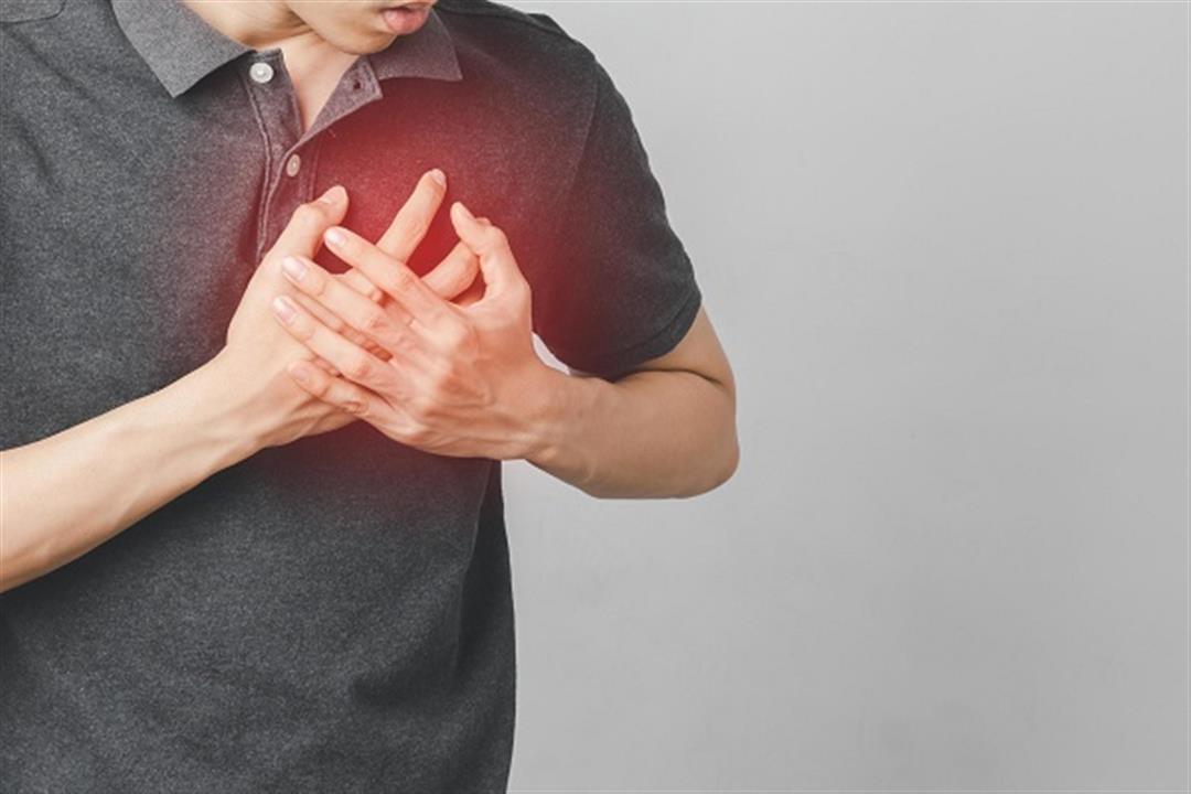 كيف تفرق بين ألم الذبحة الصدرية وجلطة الرئة؟- حسام موافي يجيب