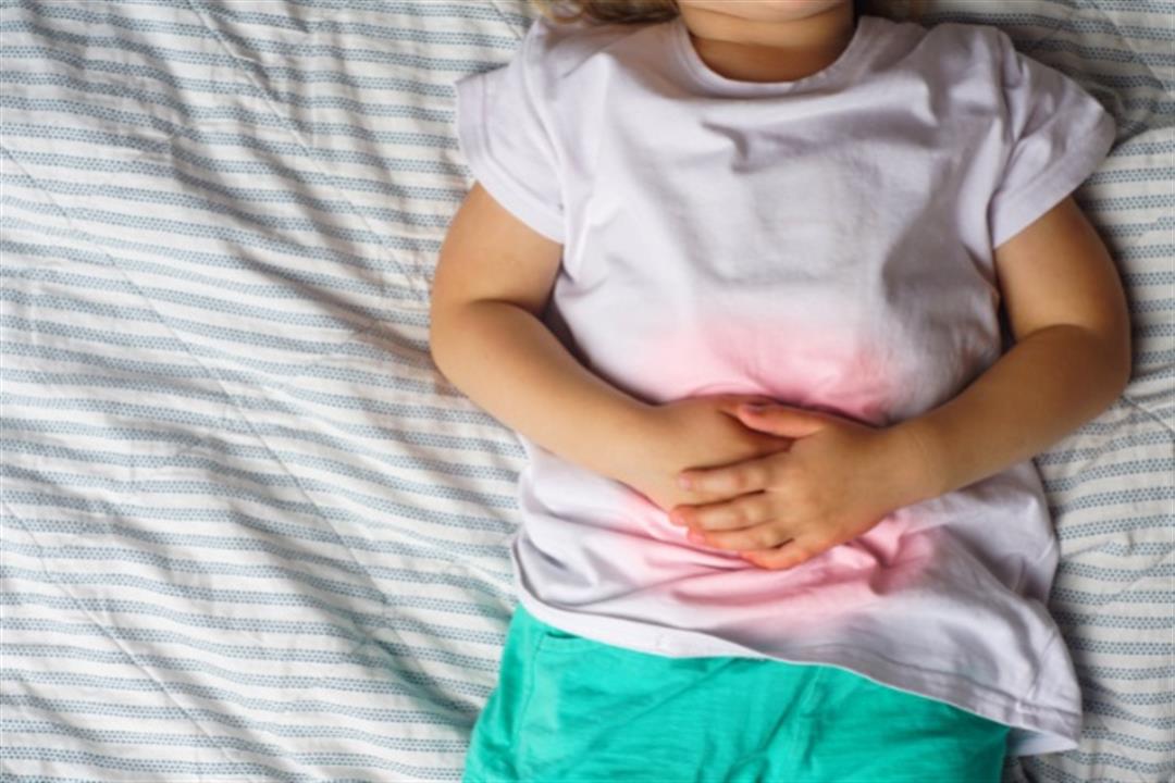 8 أعراض تكشف إصابة طفلِك بالتلبك المعوي- هكذا تحميه