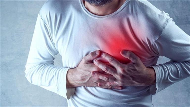 طبيب يكشف عن علامة تشير لاحتمالية الإصابة بنوبة قلبية خلال أشهر