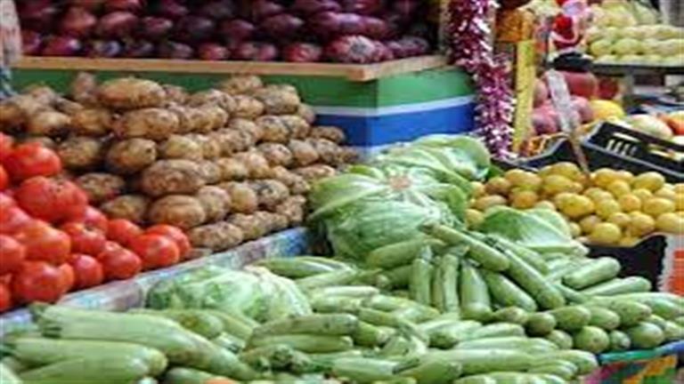 تعرف على أسعار الخضروات والفاكهة بسوق العبور اليوم السبت