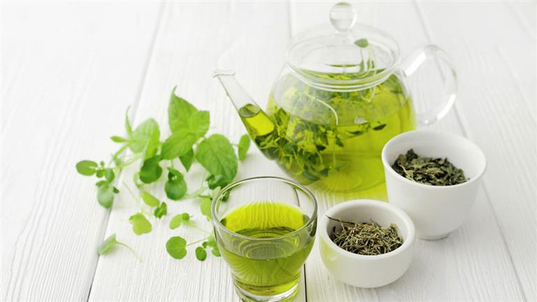 الإفراط في شرب الشاي الأخضر- 5 أضرار  قد تهددك