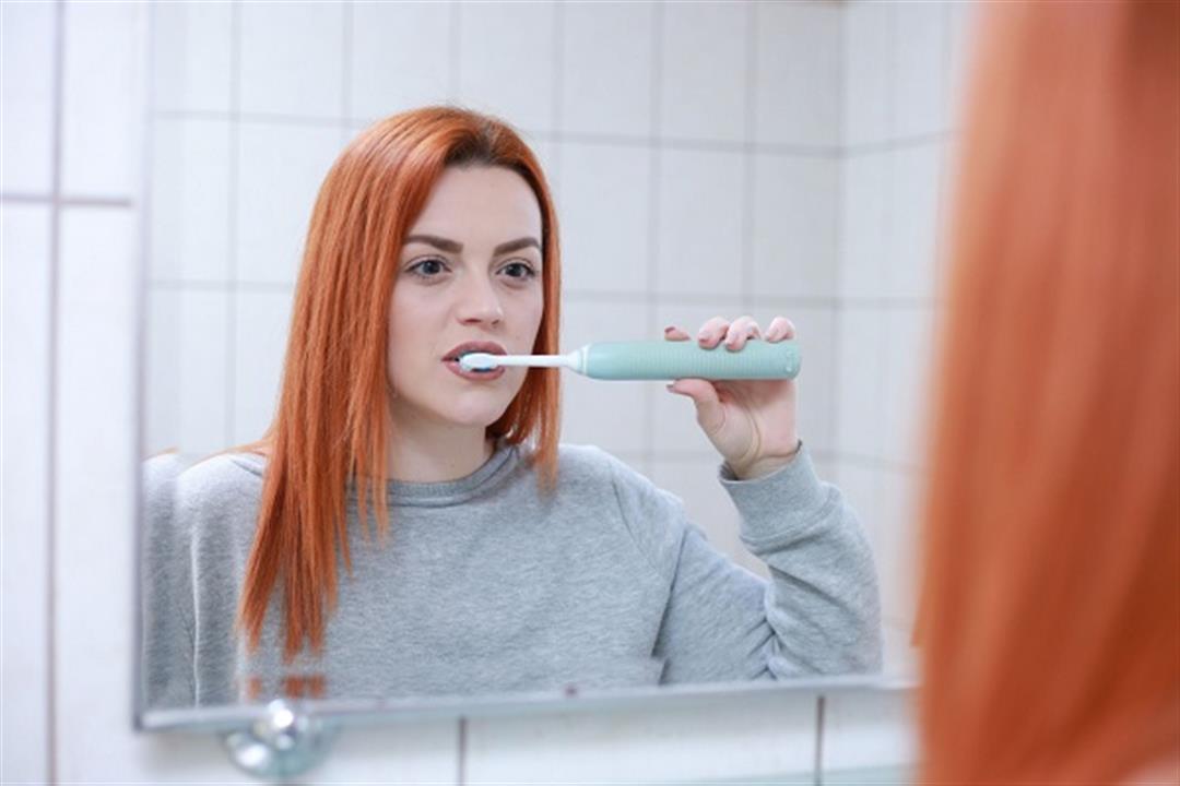 خطأ شائع ترتكبه عند غسل أسنانك بالفرشاة والمعجون