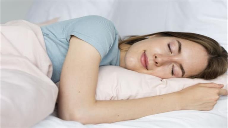 القراءة ليلًا.. كيف تؤثر على جودة نومك؟