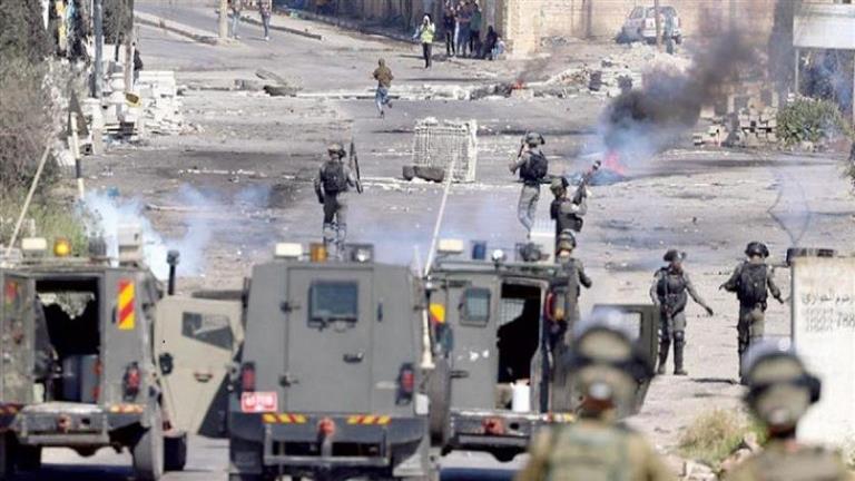 الاحتلال يعتقل 5 فلسطينيين في نابلس