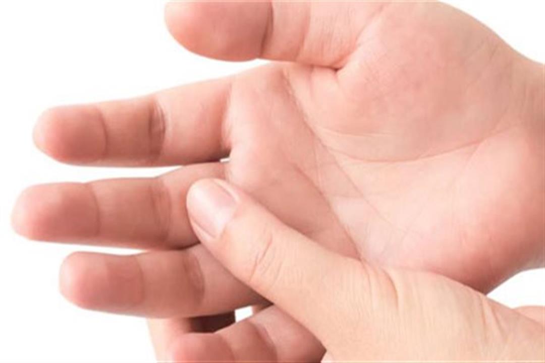 4 أسباب لتشنج أصابع اليد.. كيف تحمي نفسك؟