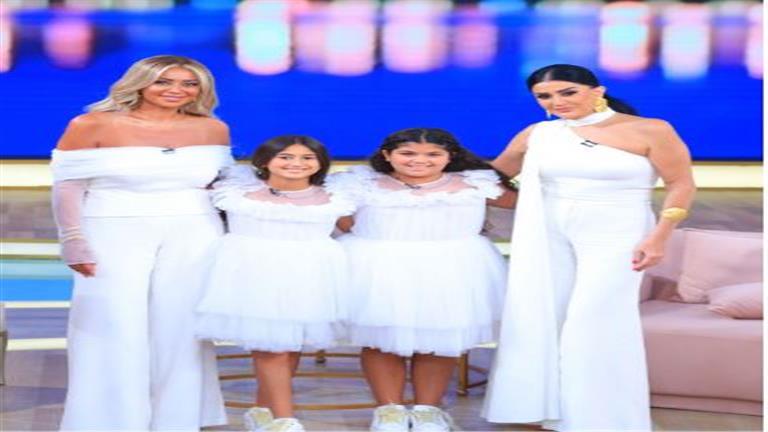 بالصور| الخميس.. غادة عبدالرازق مع ابنتها وحفيدتيها في برنامج "معكم"