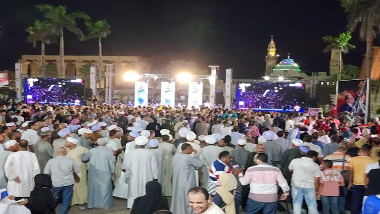 بالفيديو والصور.. الآلاف يحتفلون بترشح السيسي للرئاسة في الأقصر