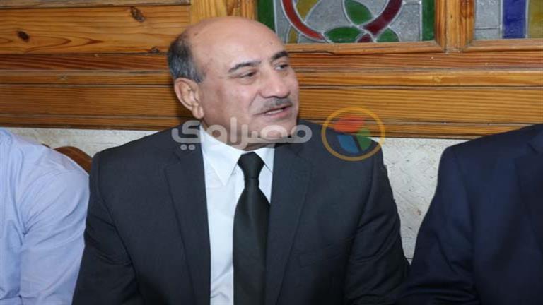 أول ظهور بعد خروجه من السجن.. هشام جنينة يشارك في عزاء سعد الدين إبراهيم "صور"