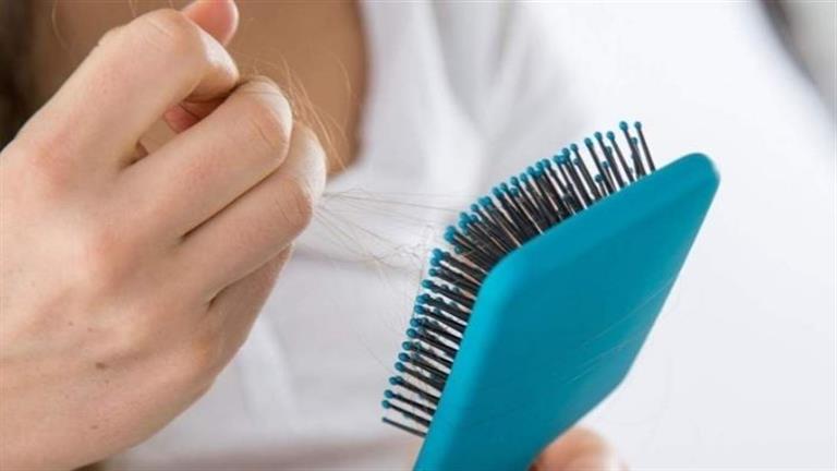 تساقط الشعر قد يشير لإصابتك بمرض خطير