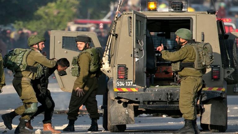 جيش الاحتلال الإسرائيلي اعتقل 35 فلسطينيًا في الضفة الغربية خلال الليل