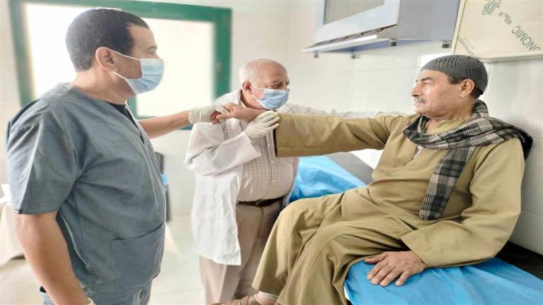 صحة المنيا تقدم الخدمات العلاجية لـ 14 ألف مواطن فى 8 قوافل طبية