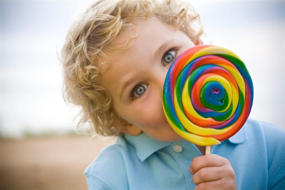 في 5 خطوات- دليلك لمساعدة طفلِك على تقليل الحلويات