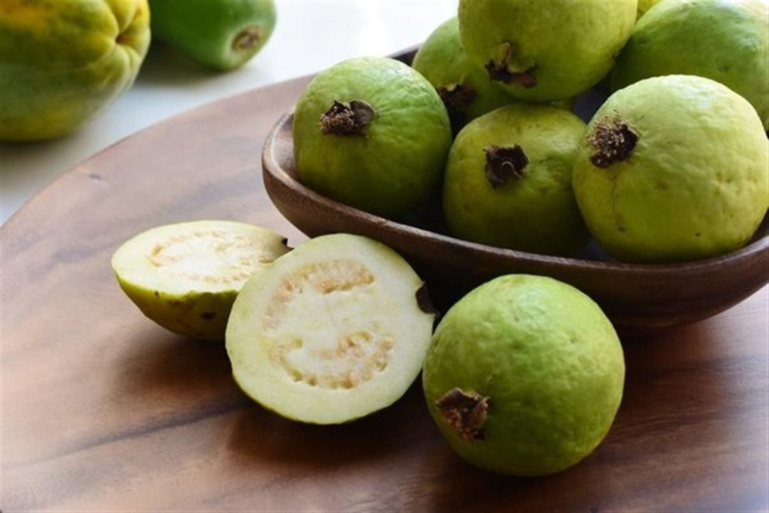 هل الجوافة قبل النوم تزيد الوزن؟
