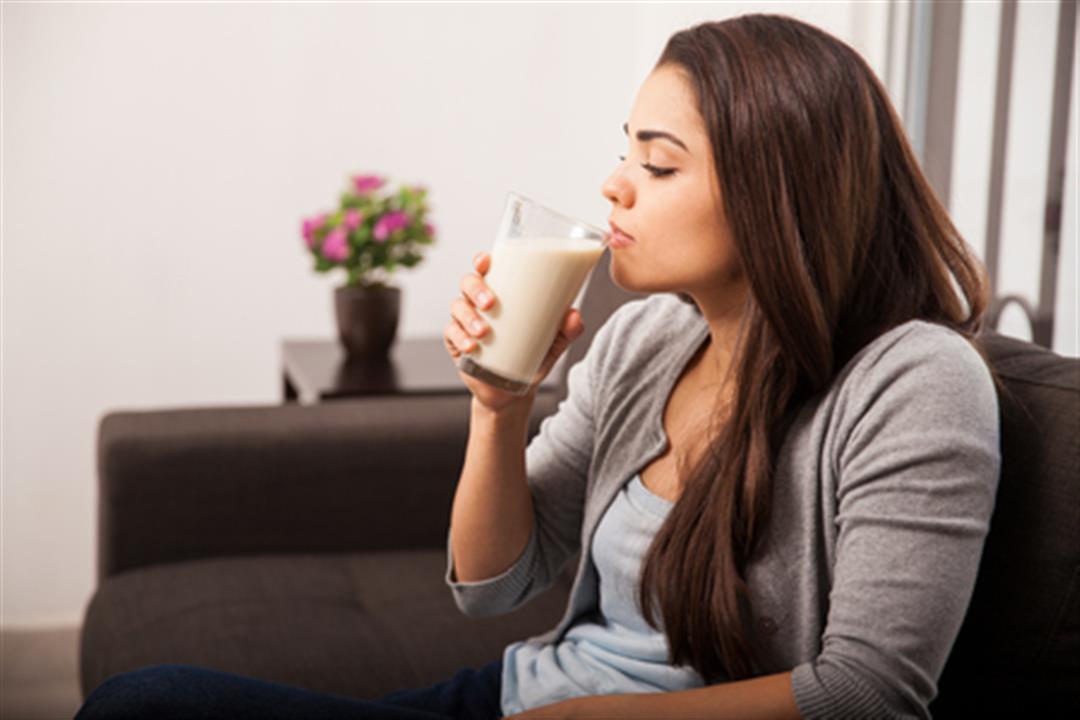 شرب الحليب أثناء الدورة الشهرية- 4 فوائد يقدمها لصحتِك