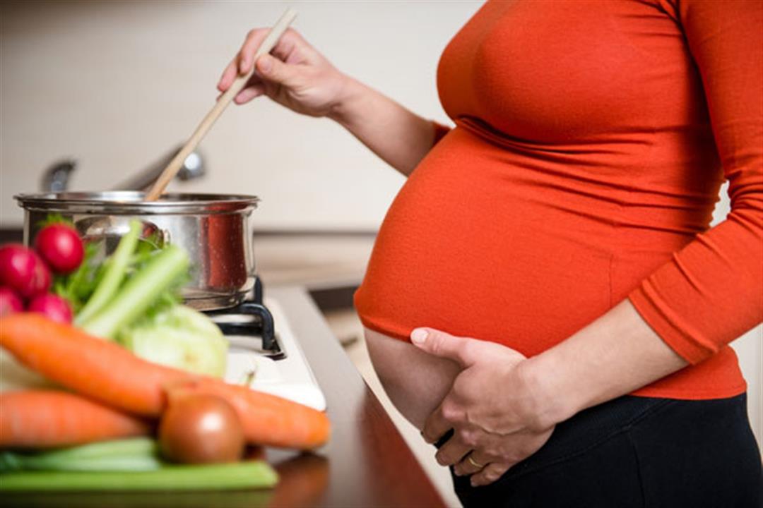 طبيبة تحذر الحوامل: الإفراط في هذا الخضار يهدد الجنين