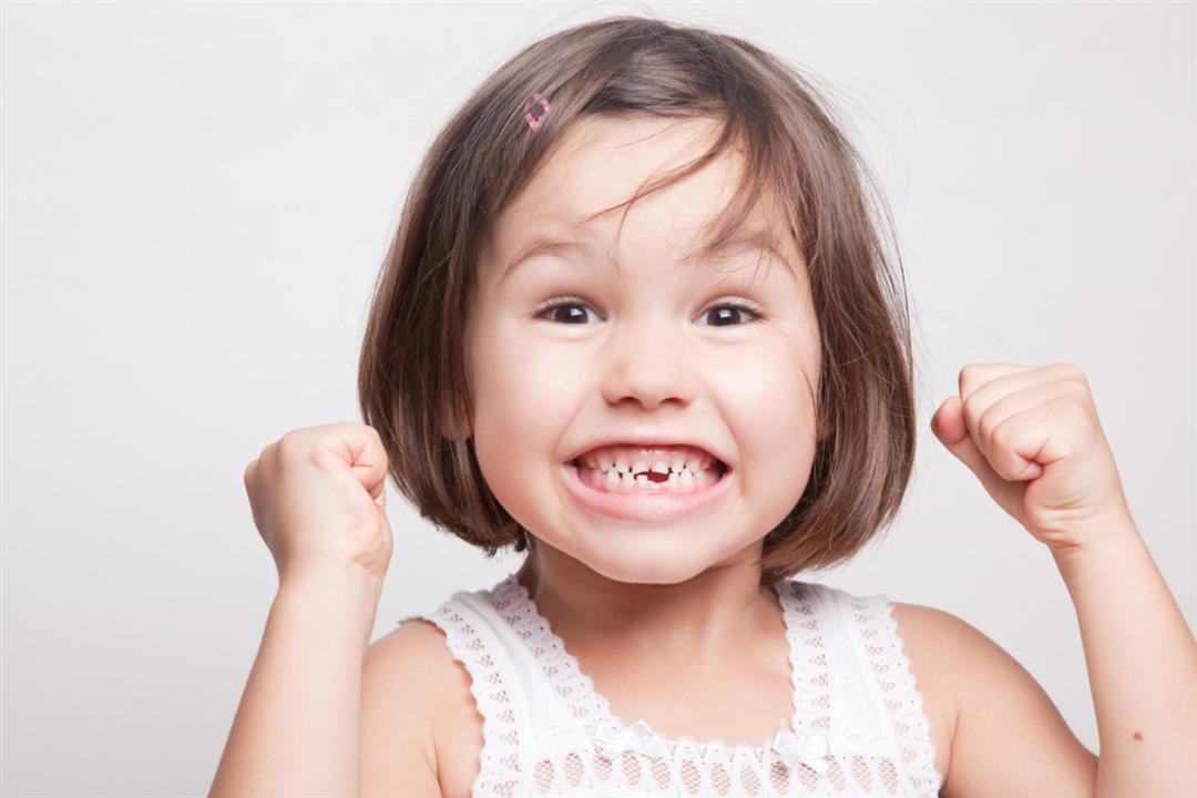 4 علاجات لتسوس الأسنان اللبنية في المنزل