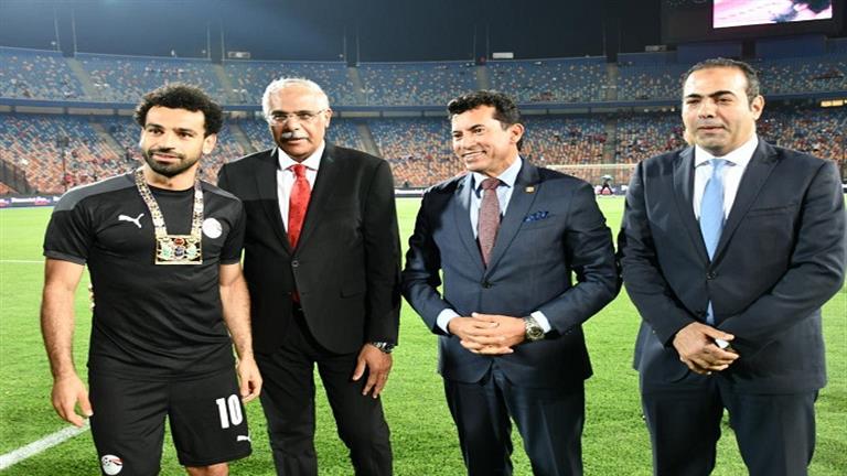 وزير الرياضة يكشف تفاصيل اجتماه مع محمد صلاح بعد مباراة مالاوي