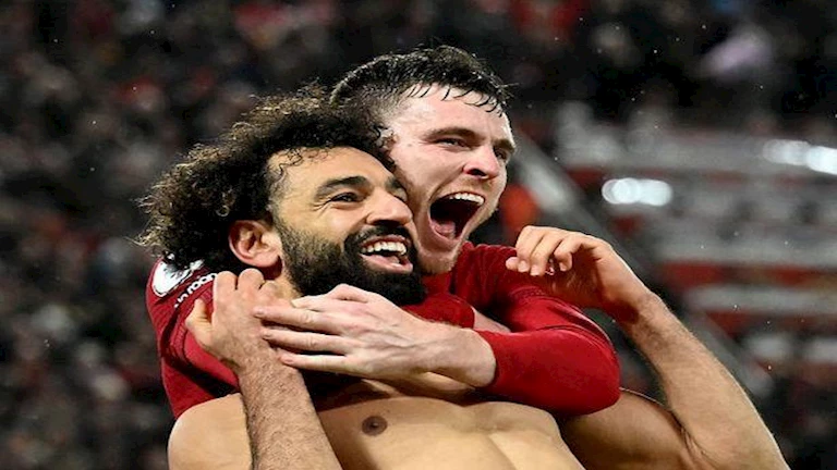 مدافع ليفربول: "أتمنى أن أحصل على نفس ضجة محمد صلاح أثناء التجديد"