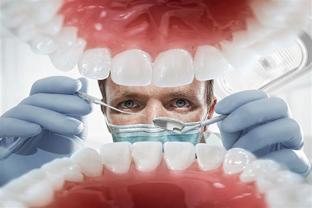 في يومه العالمي- 5 أمور يعرفها طبيب الأسنان عنك عند النظر في فمك
