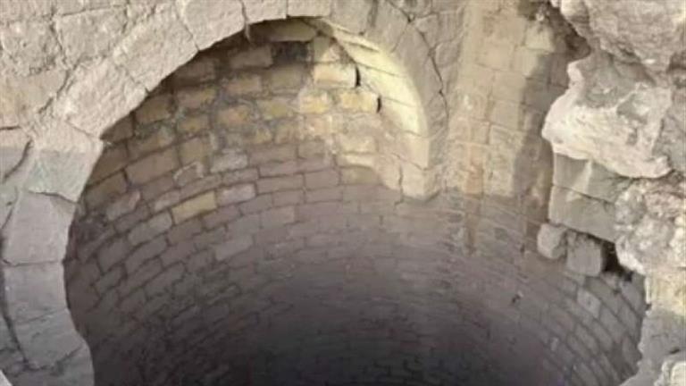 تفاصيل اكتشاف بئر مياه أثرية تحت الأرض بالسيدة عائشة.. عالم آثار يوضح